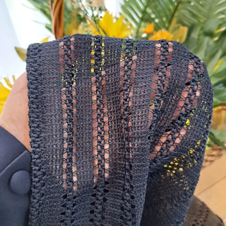 شال بافت پاییزه و زمستانه سه رنگ مشکی سرمه ای قهوه ای ابعاد 150 در 50