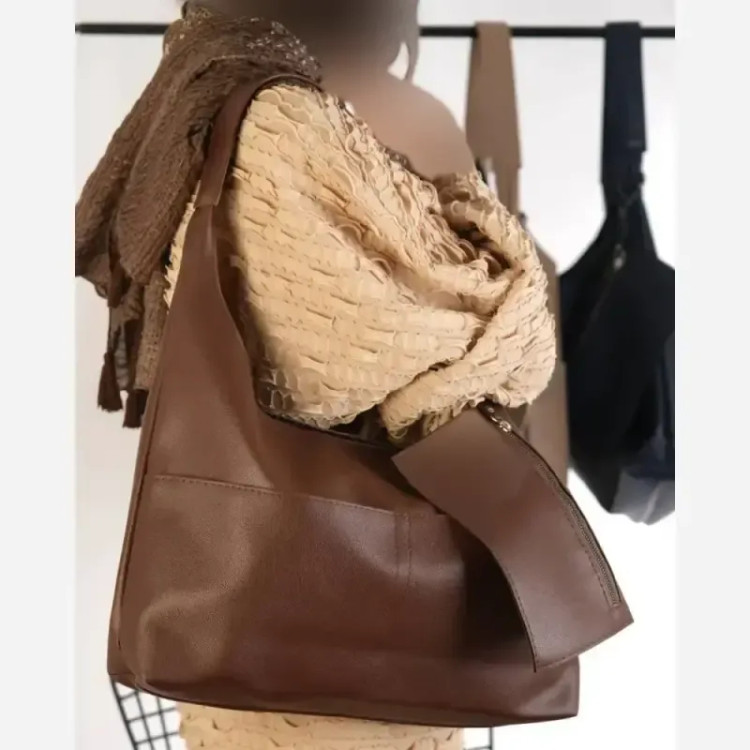 کیف زنانه دو جیب جلو شرانگ وارداتی رنگ مشکی و شکلاتی